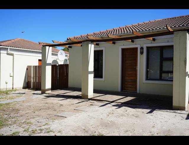 2 BEDROOM TOWNHOUSE FOR SALE IN STELLENDALE